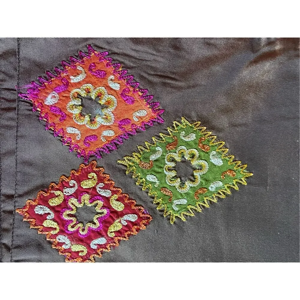 Pier one brown diamond embroidered placemat set of 2 ￼NWT old stock